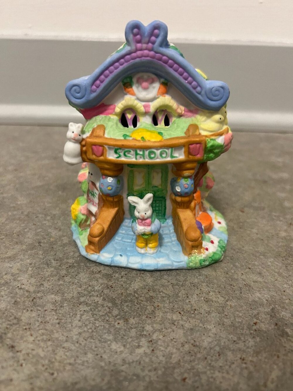 Vintage 2002 Hoppy Hollow Easter Village School House Bunny Figurine No Cord
